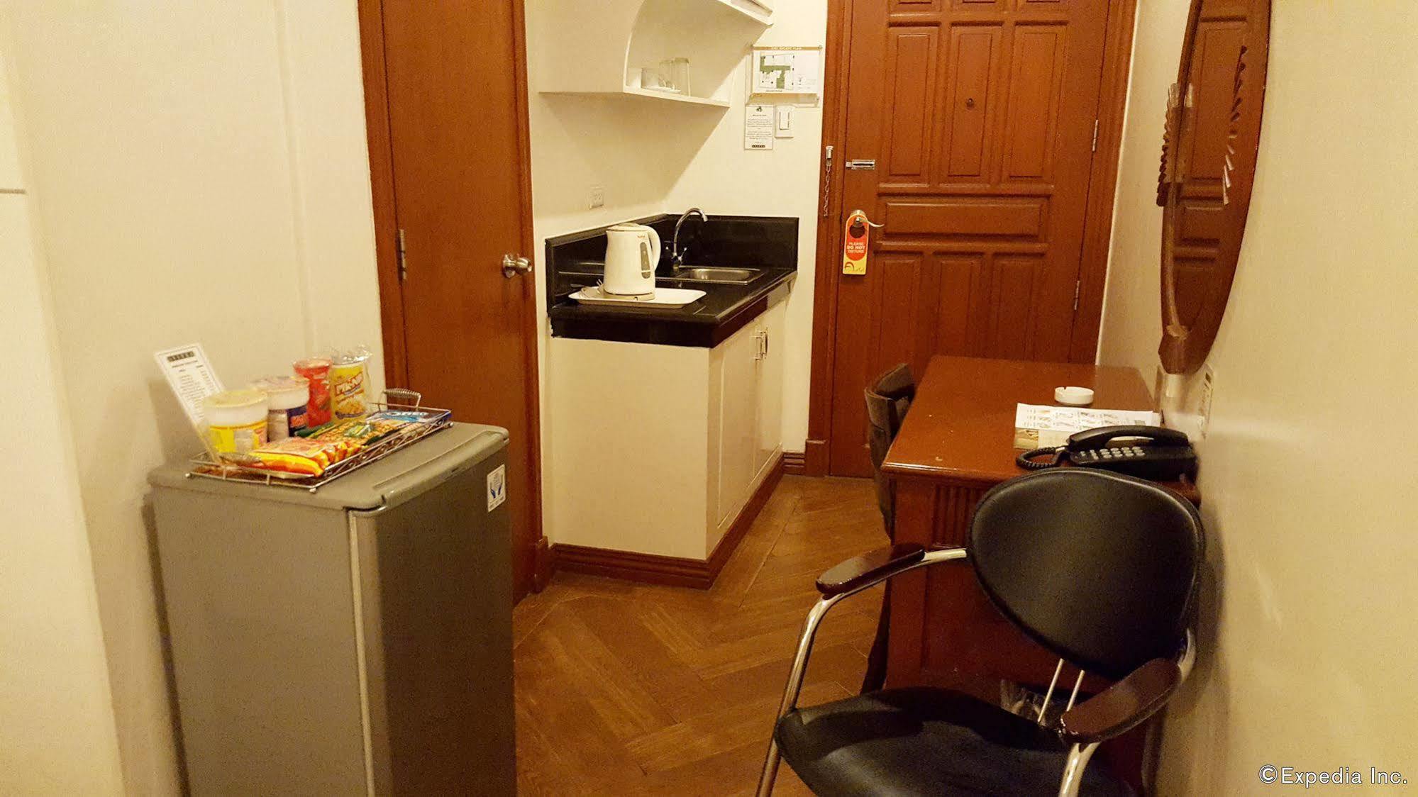 Avitel Hotel Makati City Ngoại thất bức ảnh
