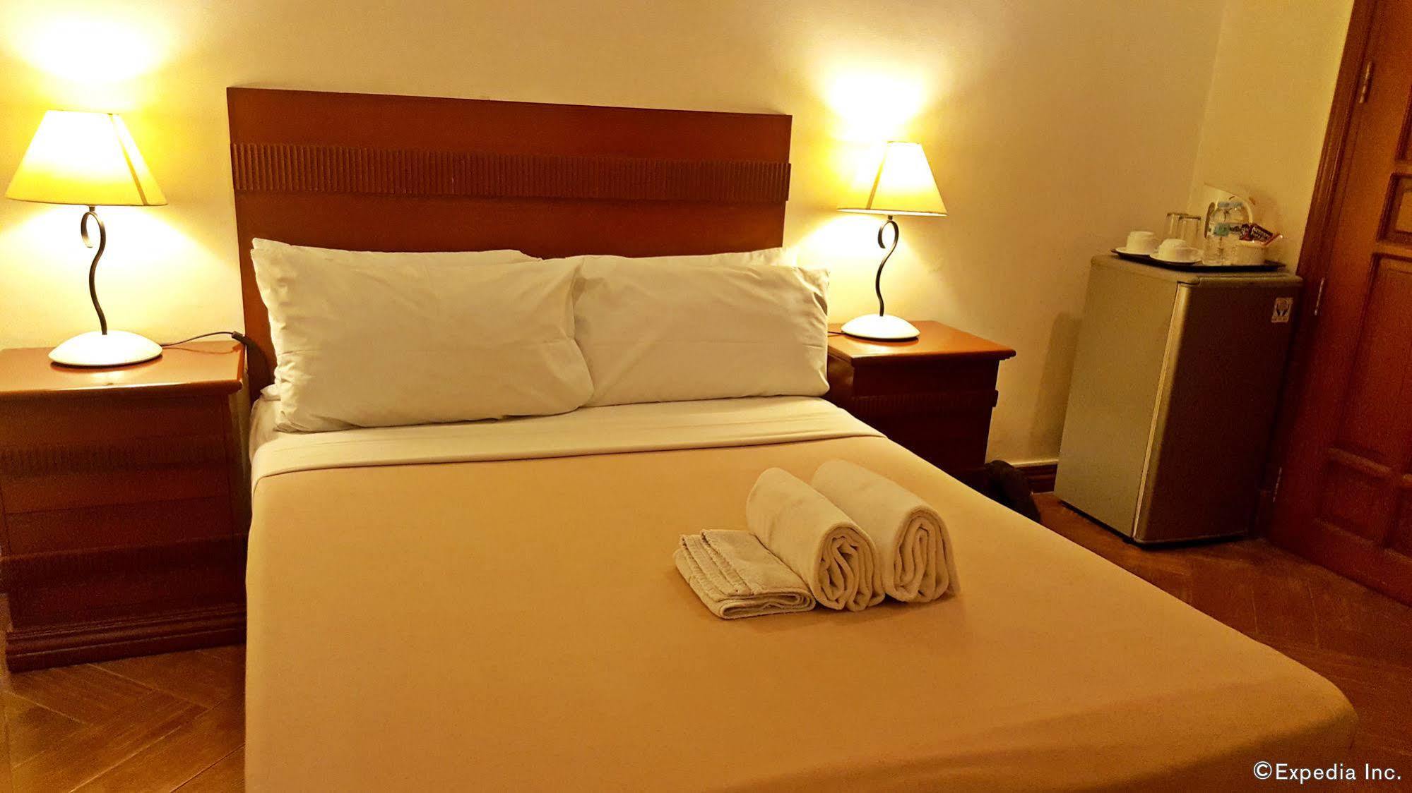 Avitel Hotel Makati City Ngoại thất bức ảnh