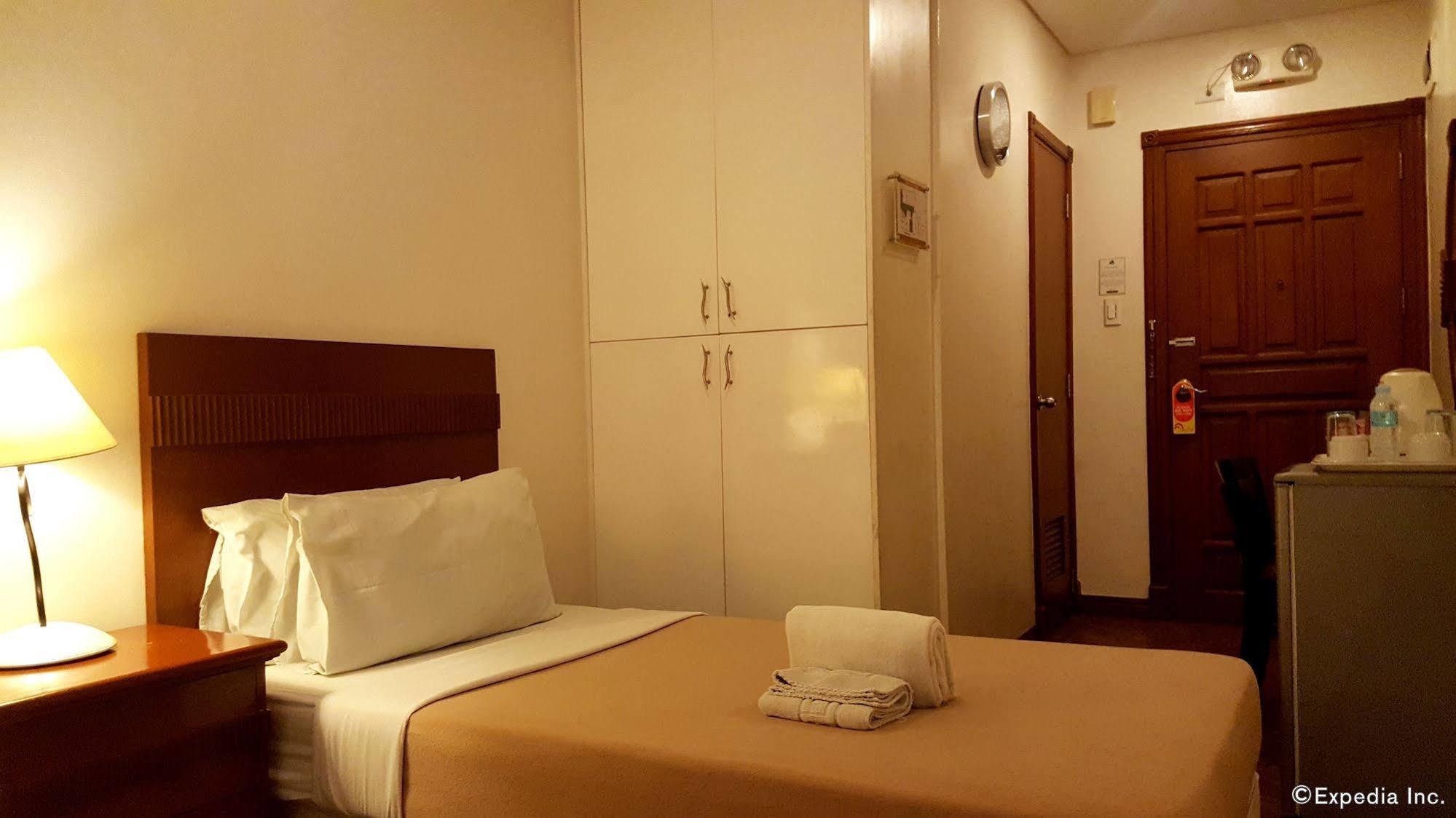 Avitel Hotel Makati City Ngoại thất bức ảnh