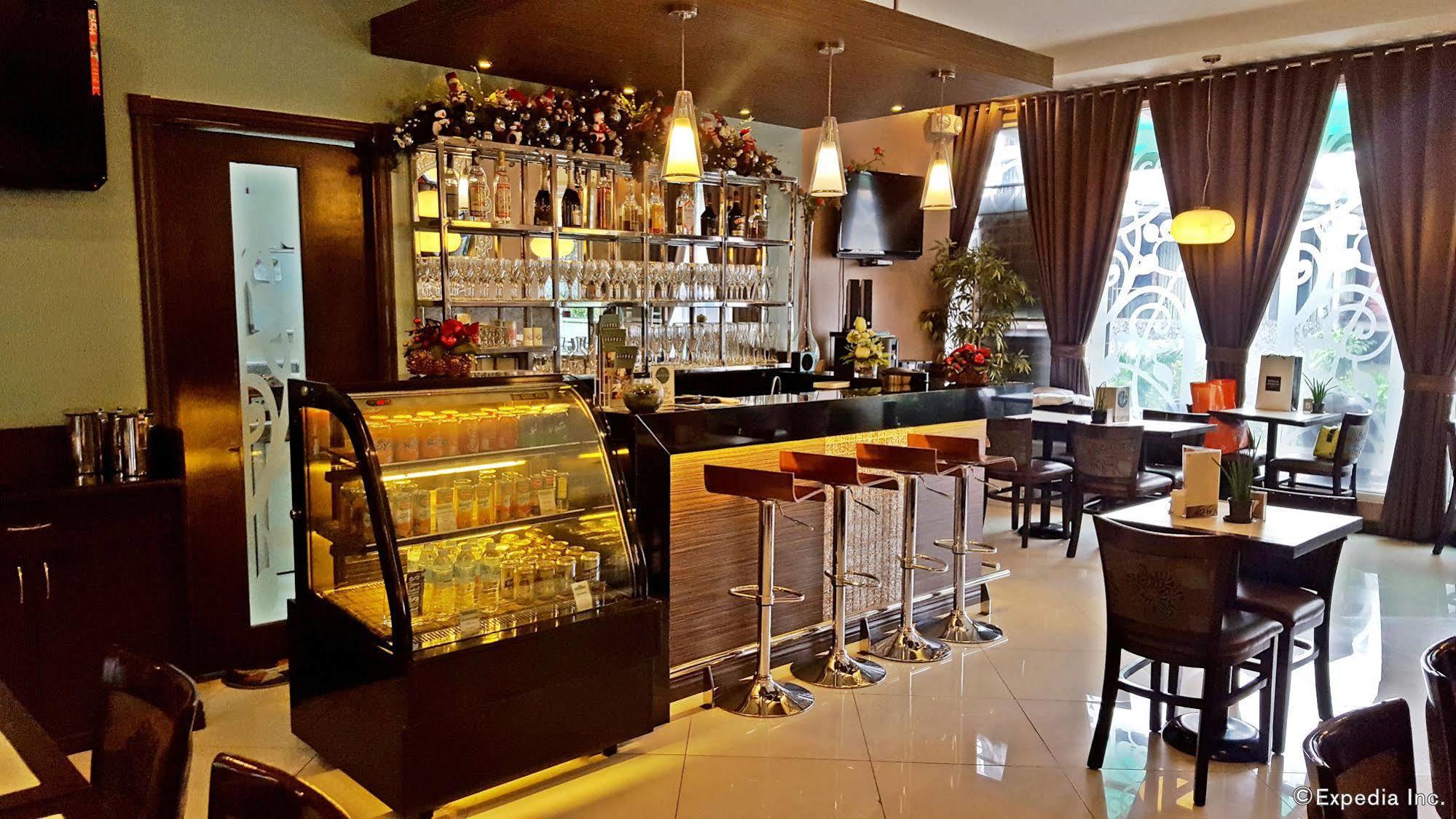 Avitel Hotel Makati City Ngoại thất bức ảnh